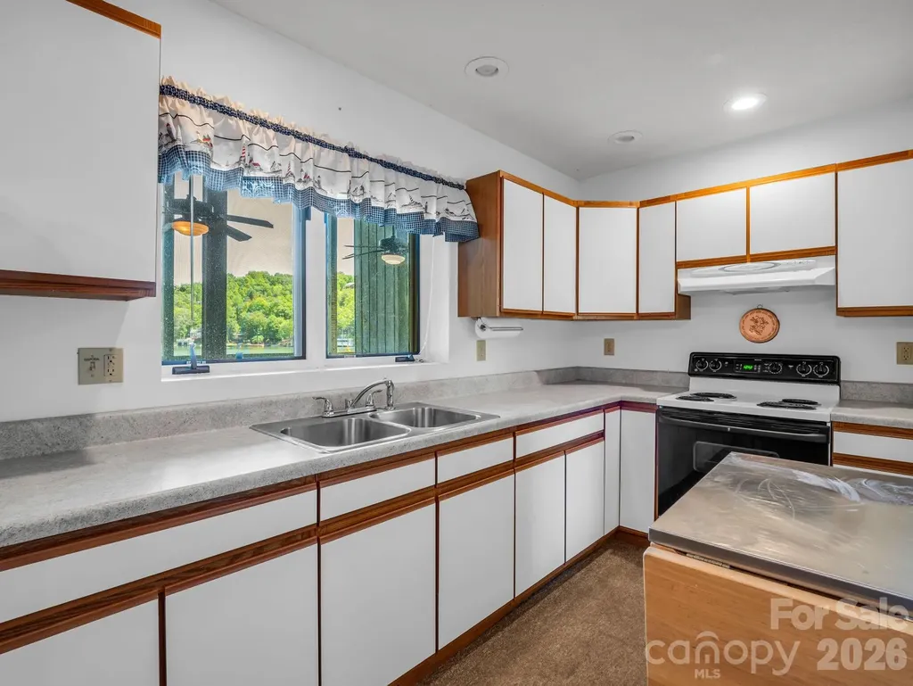 176 Quail Cove Road Lake Lure NC 28746