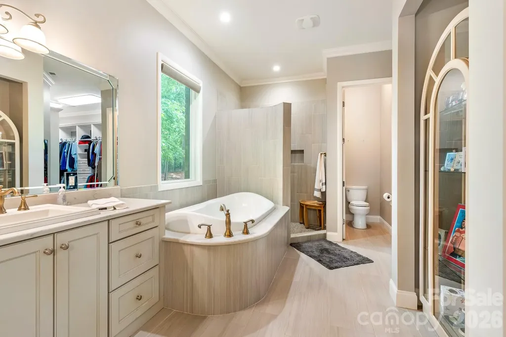 1206 Delaney Drive Matthews NC 28104