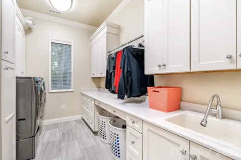 1206 Delaney Drive Matthews NC 28104