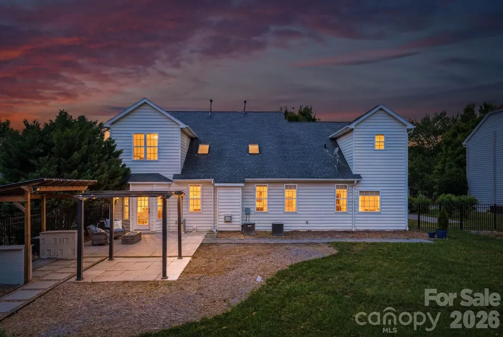 2721 Liberty Hall Court Waxhaw NC 28173