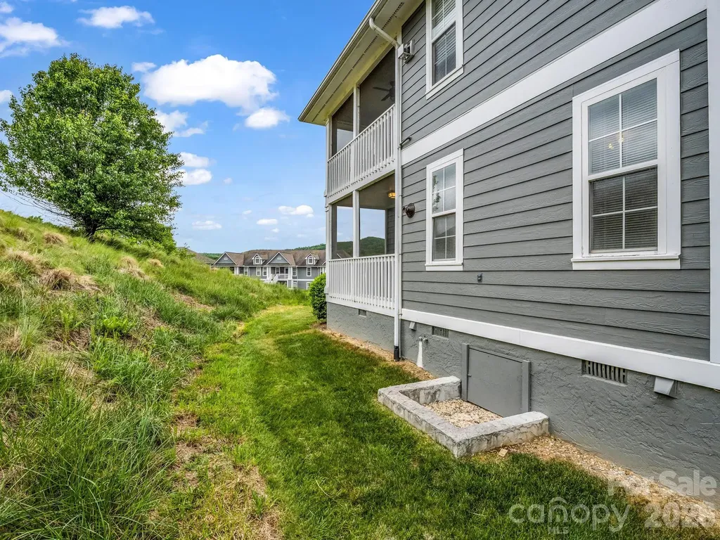 3005 Sagamore Lane Asheville NC 28806