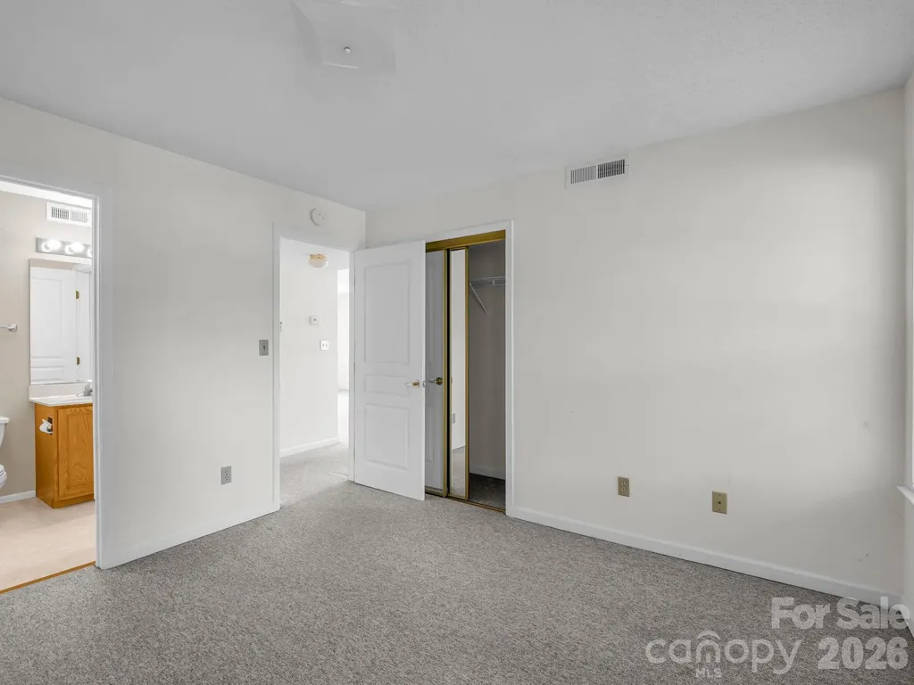 3005 Sagamore Lane Asheville NC 28806
