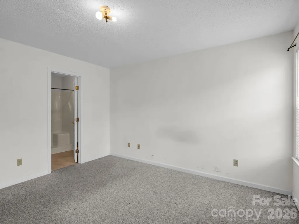 3005 Sagamore Lane Asheville NC 28806