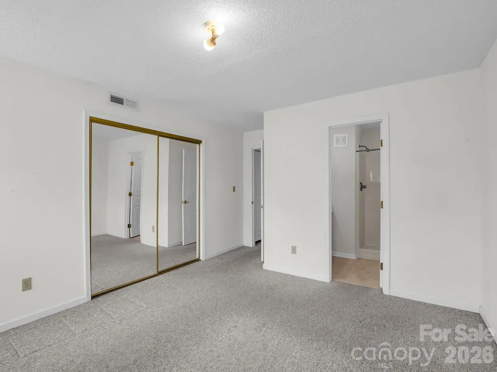 3005 Sagamore Lane Asheville NC 28806