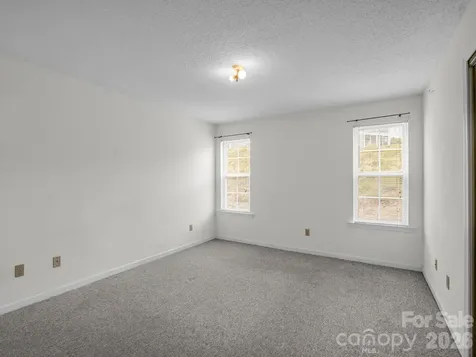 3005 Sagamore Lane Asheville NC 28806