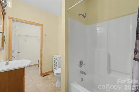 138 Hubbell Lane Robbinsville NC 28771
