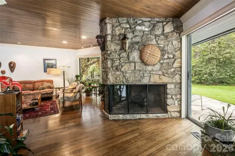 18 Forest Road Asheville NC 28803