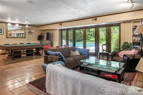 18 Forest Road Asheville NC 28803