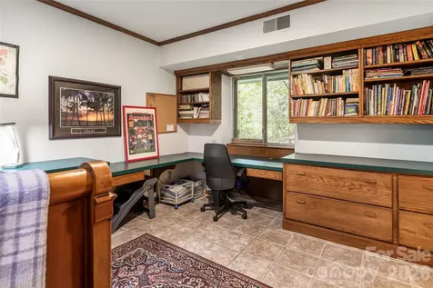 18 Forest Road Asheville NC 28803