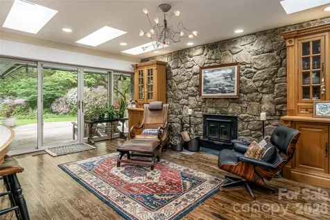 18 Forest Road Asheville NC 28803
