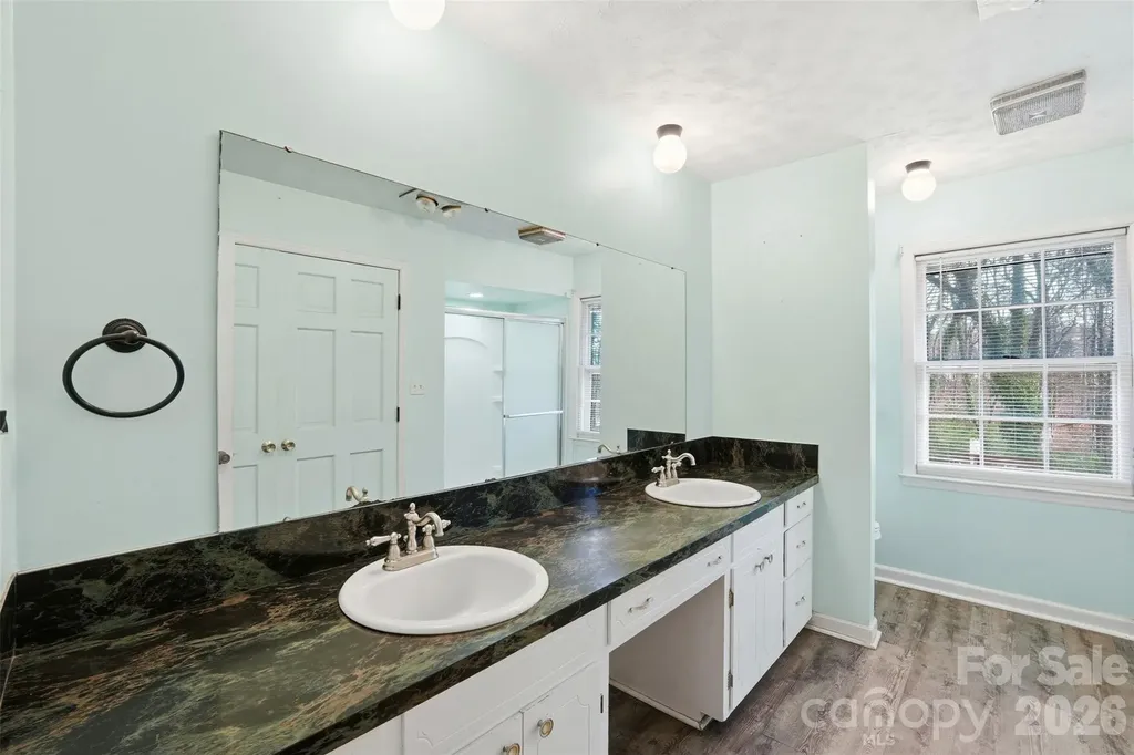 324 Pawley Drive Charlotte NC 28214