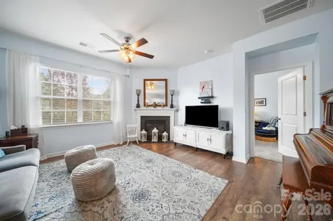 2228 Apple Glen Lane Charlotte NC 28269