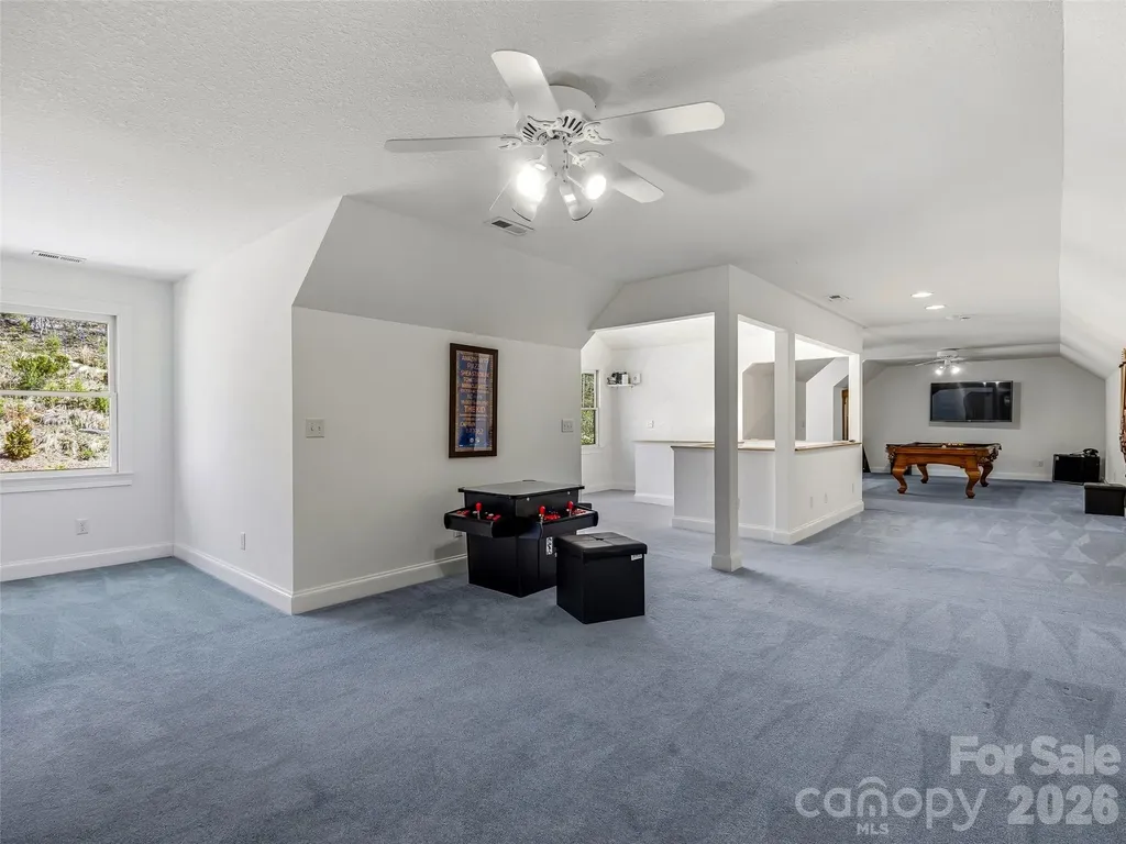 91 Great Oak Lane Fairview NC 28730