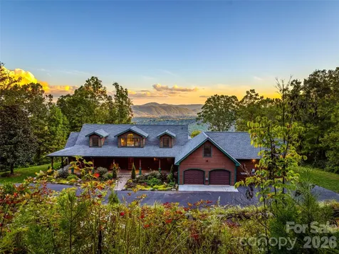 91 Great Oak Lane Fairview NC 28730