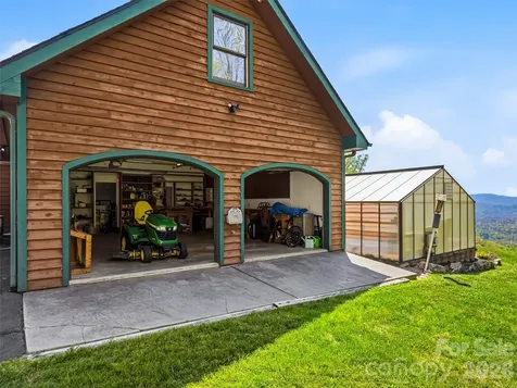 91 Great Oak Lane Fairview NC 28730