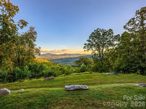 91 Great Oak Lane Fairview NC 28730