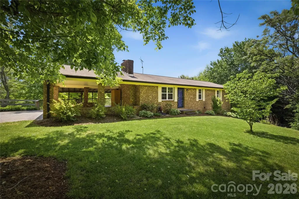 1983 Pinecrest Drive Morganton NC 28655