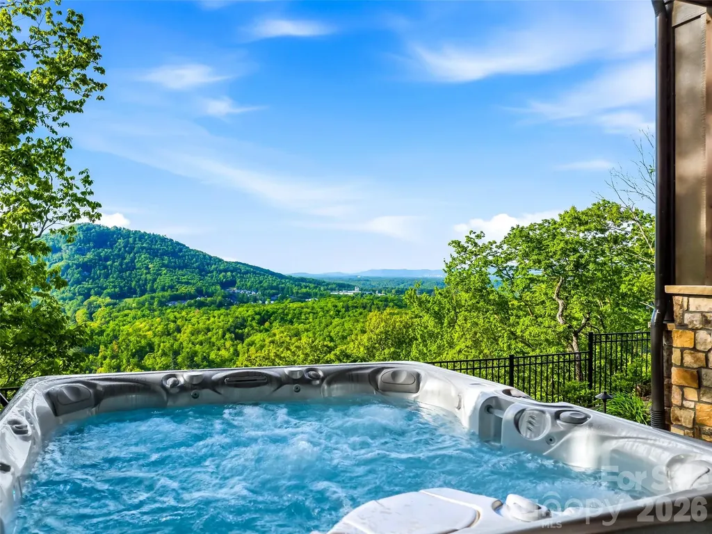 32 Featherstone Trail Arden NC 28704