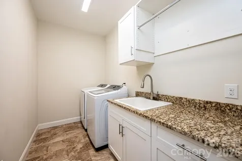 1381 River Club Ridge Lenoir NC 28645