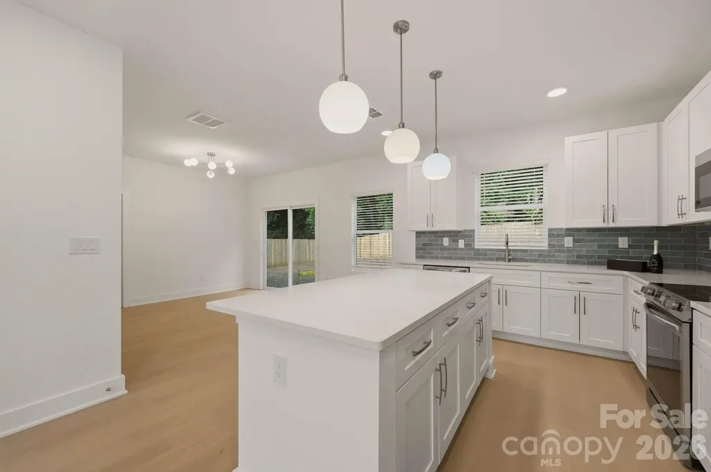 9222 Pinenoll Lane Charlotte NC 28215
