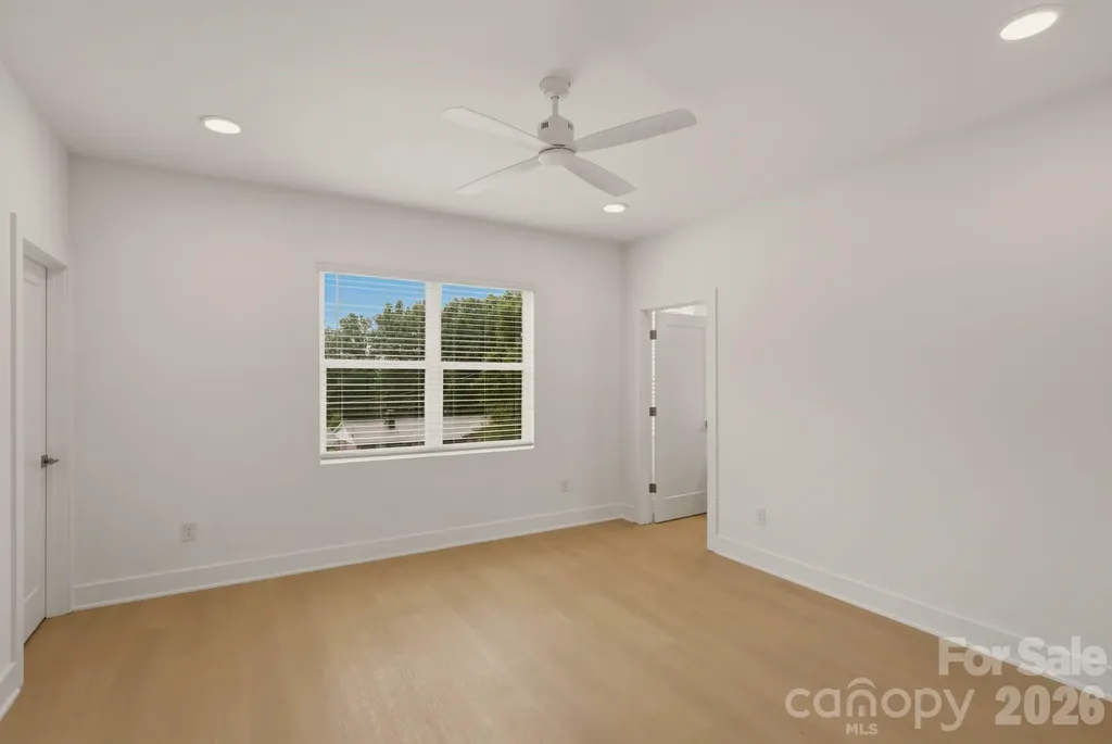 9222 Pinenoll Lane Charlotte NC 28215