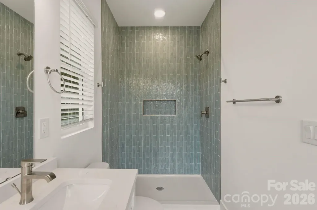 9222 Pinenoll Lane Charlotte NC 28215