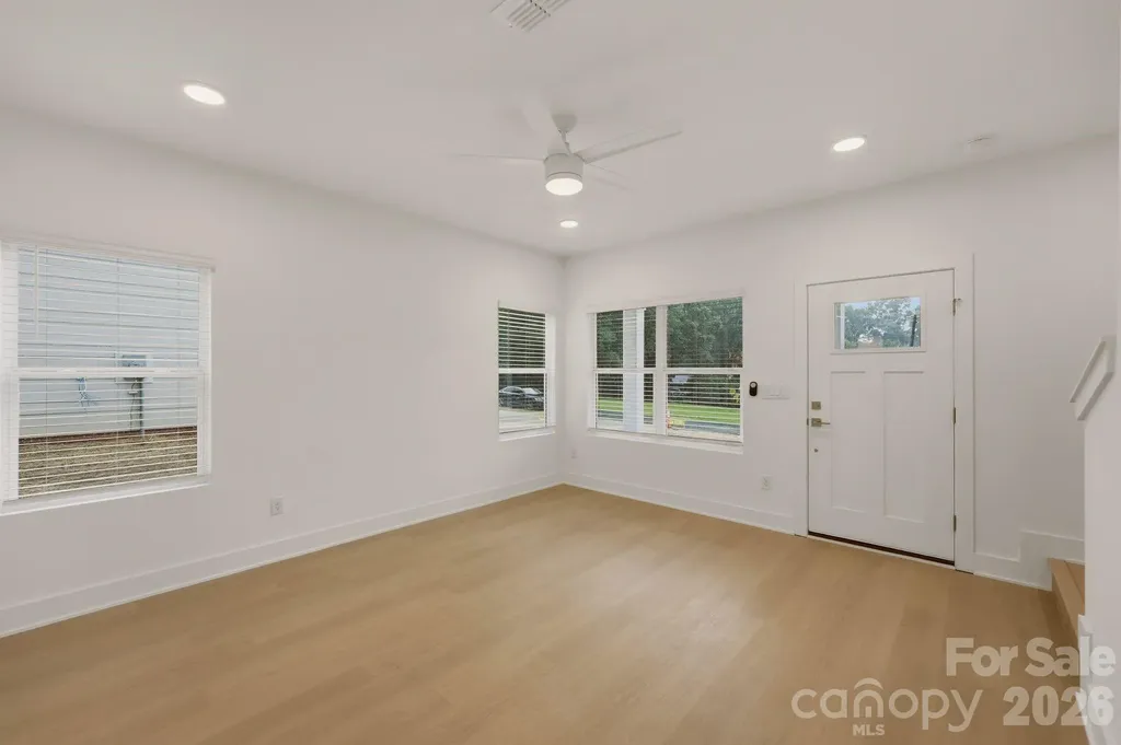 9222 Pinenoll Lane Charlotte NC 28215