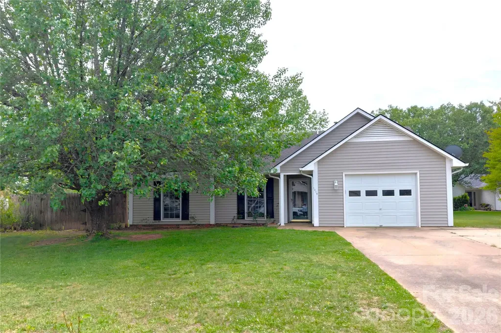 1016 Thorncrest Drive Fletcher NC 28732