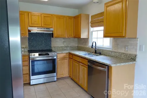 1016 Thorncrest Drive Fletcher NC 28732