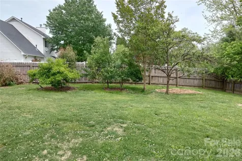 1016 Thorncrest Drive Fletcher NC 28732
