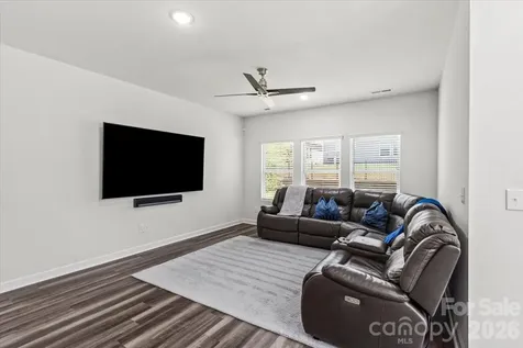 9287 Dunwich Drive Gastonia NC 28056