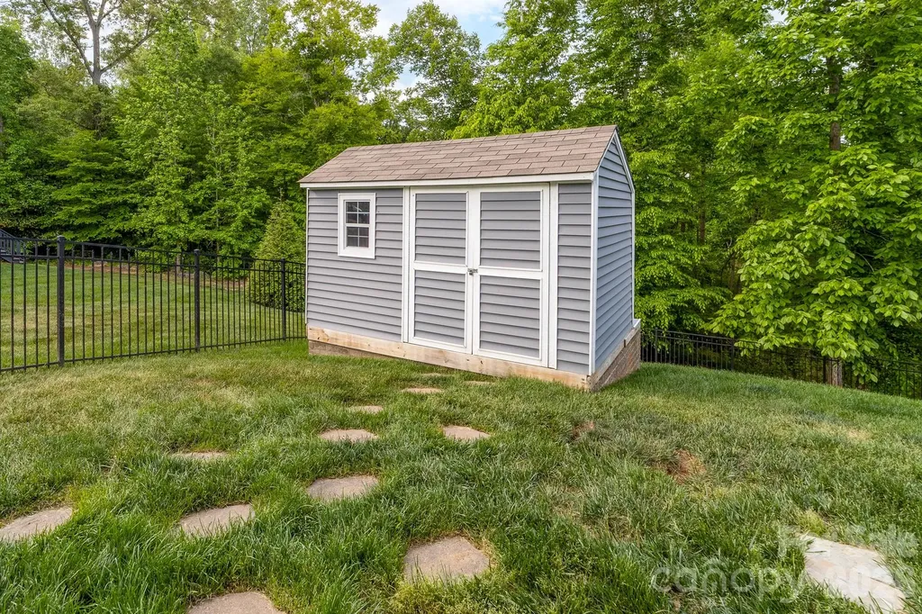 612 Academy Street McAdenville NC 28101