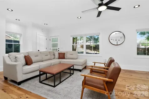 5026 Buckingham Drive Charlotte NC 28209