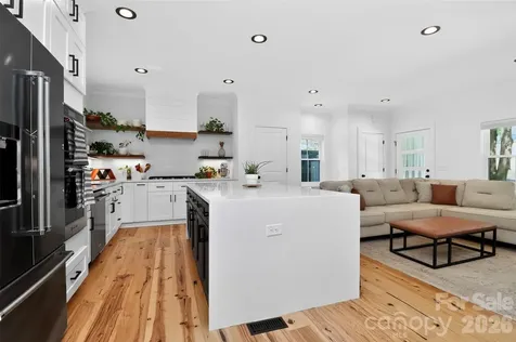 5026 Buckingham Drive Charlotte NC 28209