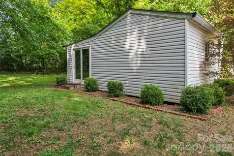 2224 Dundeen Street Charlotte NC 28216