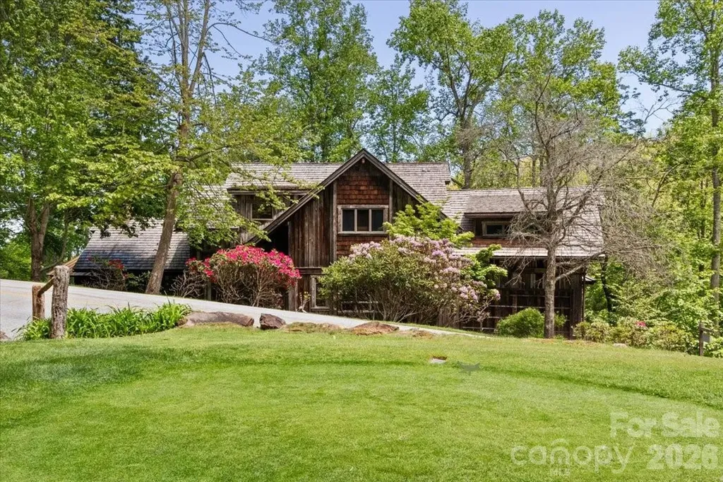 56 Spring House Drive Burnsville NC 28714