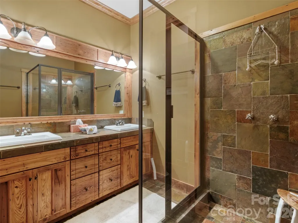 56 Spring House Drive Burnsville NC 28714