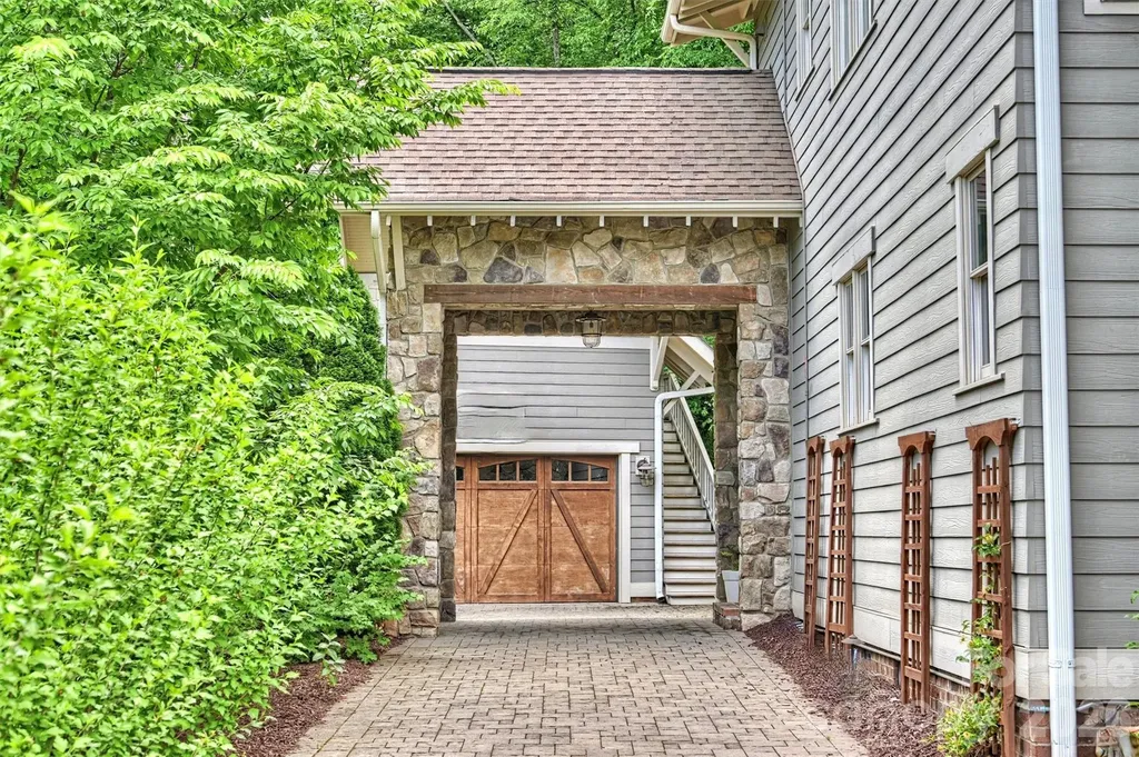 4507 Givens Way Charlotte NC 28209