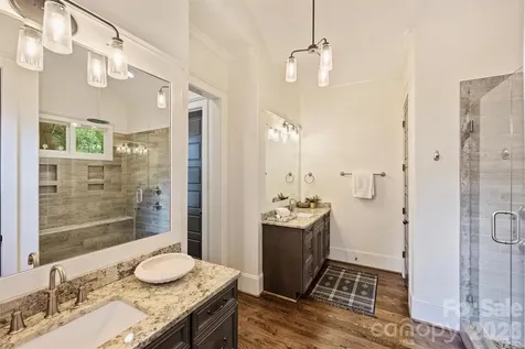 4507 Givens Way Charlotte NC 28209