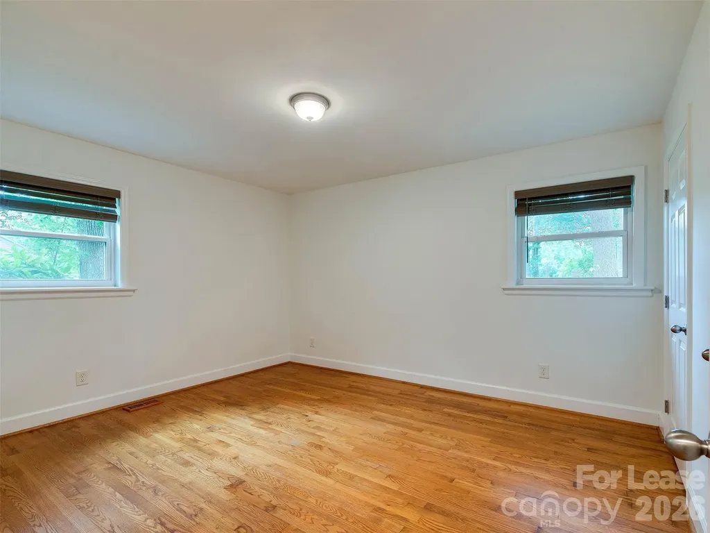 5646 Oak Drive Charlotte NC 28216