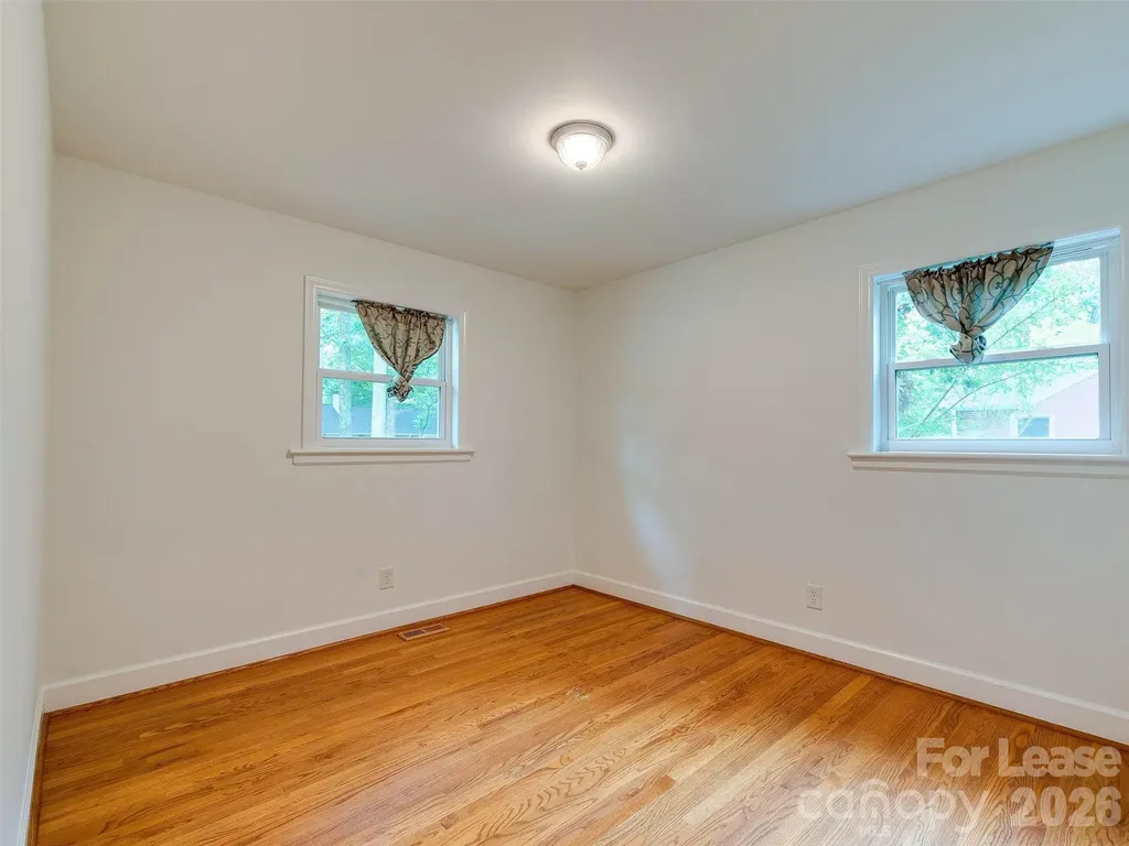 5646 Oak Drive Charlotte NC 28216