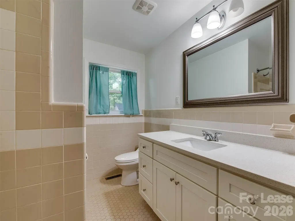 5646 Oak Drive Charlotte NC 28216