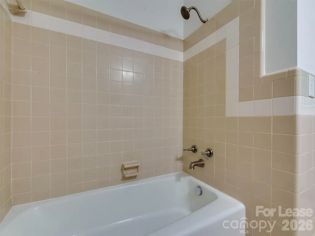 5646 Oak Drive Charlotte NC 28216