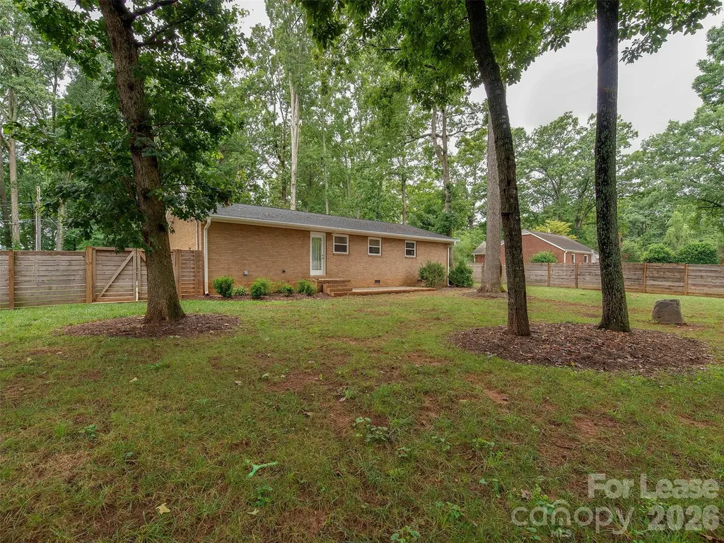 5646 Oak Drive Charlotte NC 28216