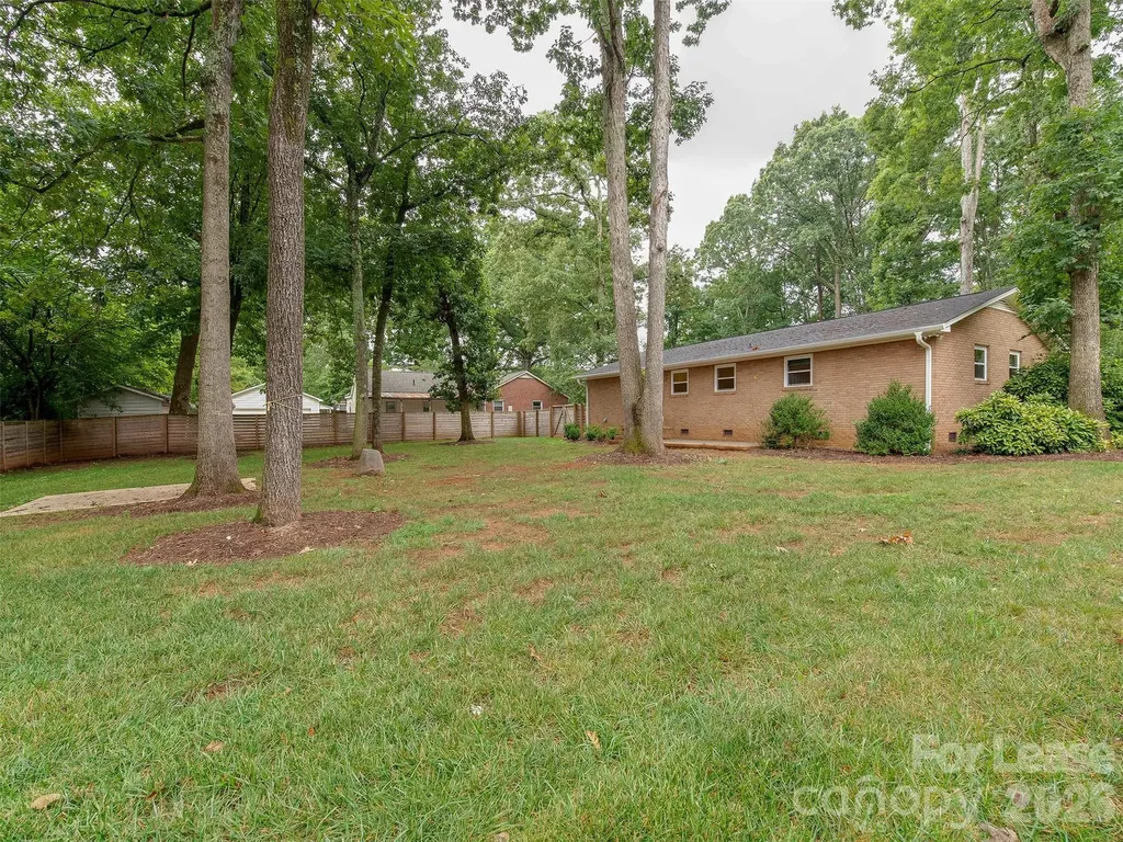 5646 Oak Drive Charlotte NC 28216