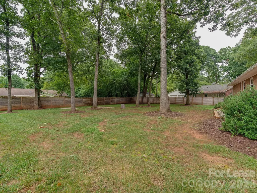 5646 Oak Drive Charlotte NC 28216