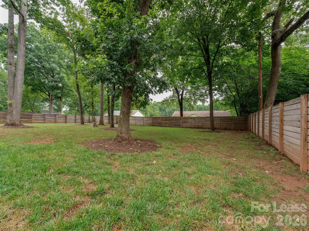 5646 Oak Drive Charlotte NC 28216