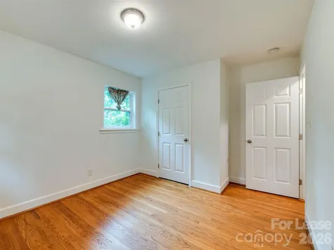 5646 Oak Drive Charlotte NC 28216