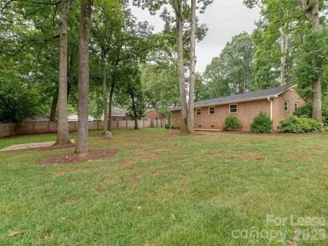 5646 Oak Drive Charlotte NC 28216