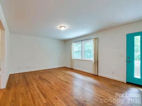 5646 Oak Drive Charlotte NC 28216